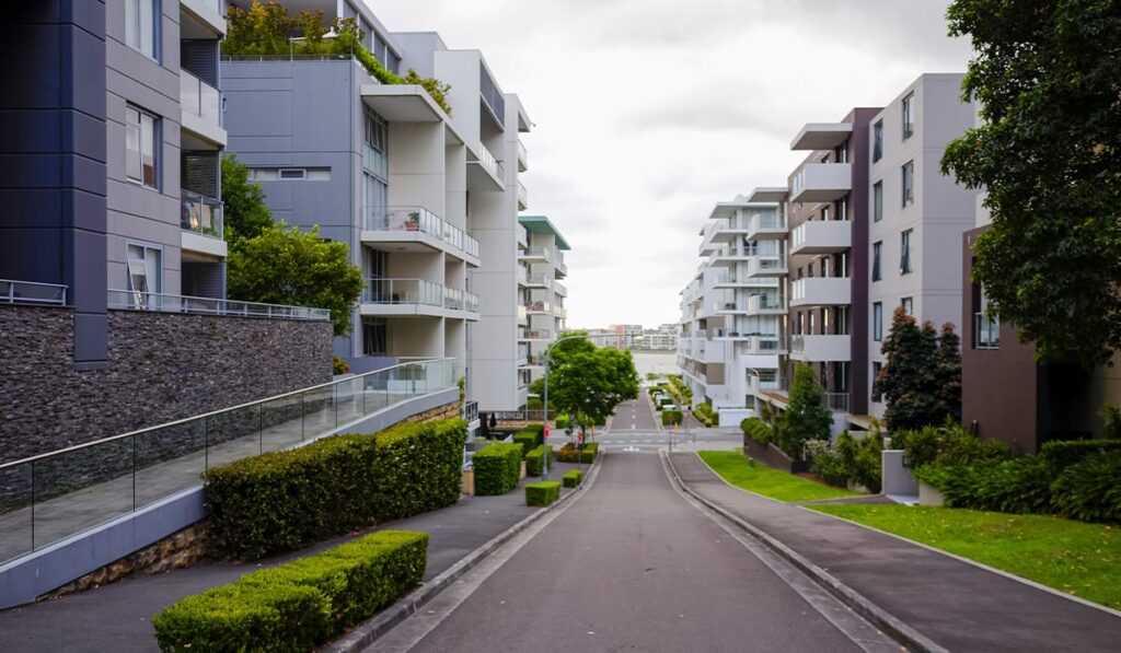 Fortnightly vs Monthly Investment Repayments: The Numbers

